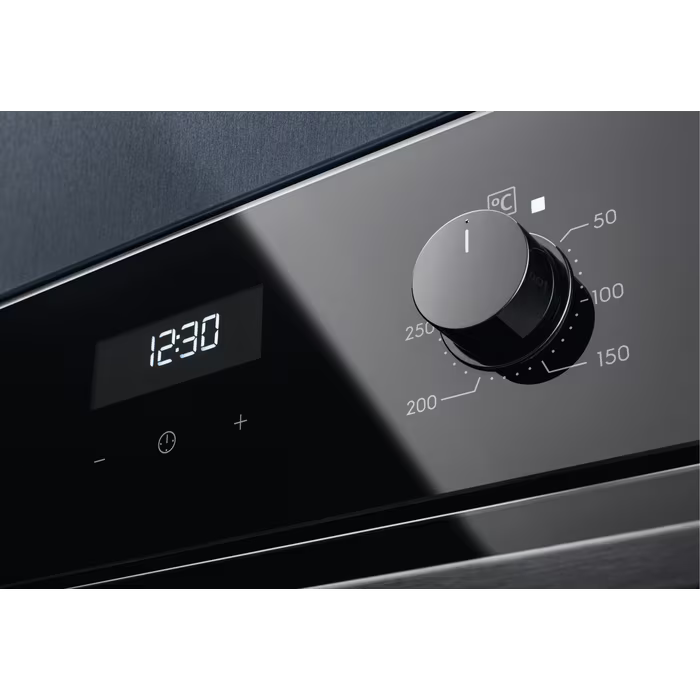 Electrolux ugradbena pećnica rerna EOF5C50BZ