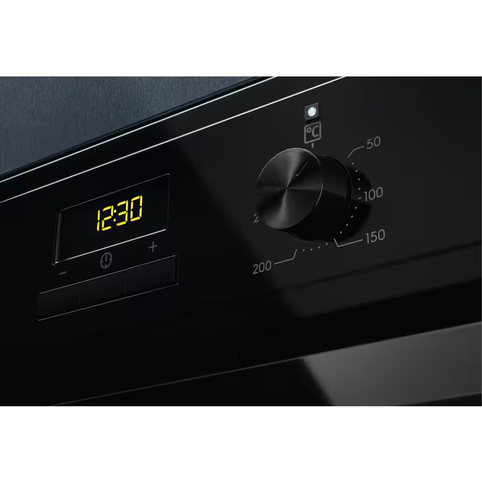 Electrolux ugradbena pećnica rerna EOF3H50BK